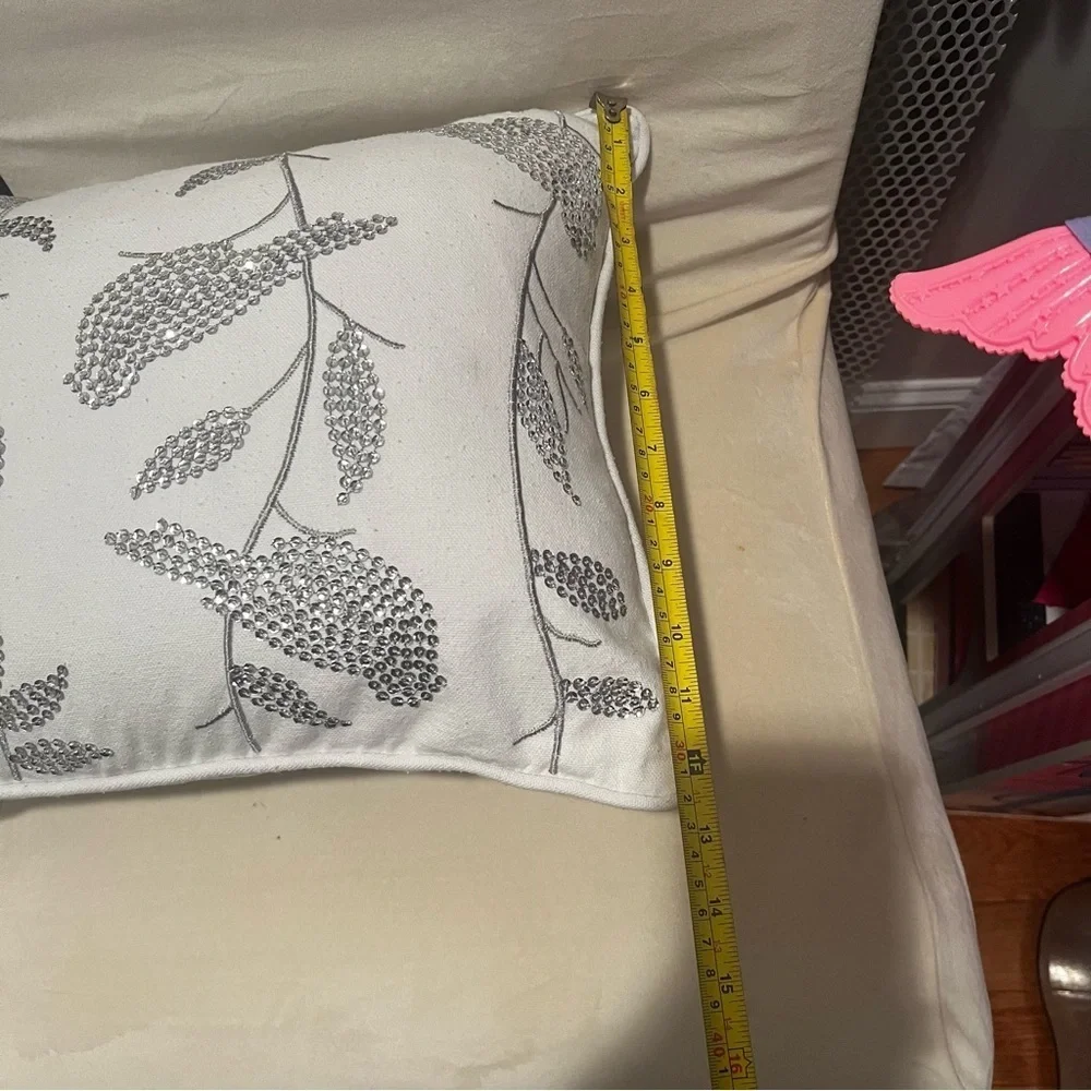 N/A elegant throw